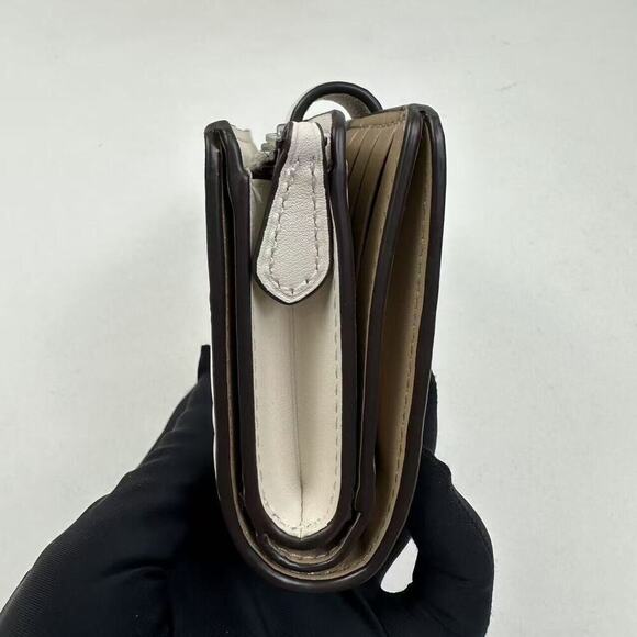 Coach Medium Corner Zip Wallet In Signature Leather In Silver/Chalk CZ341 NWT - Picture 4 of 8